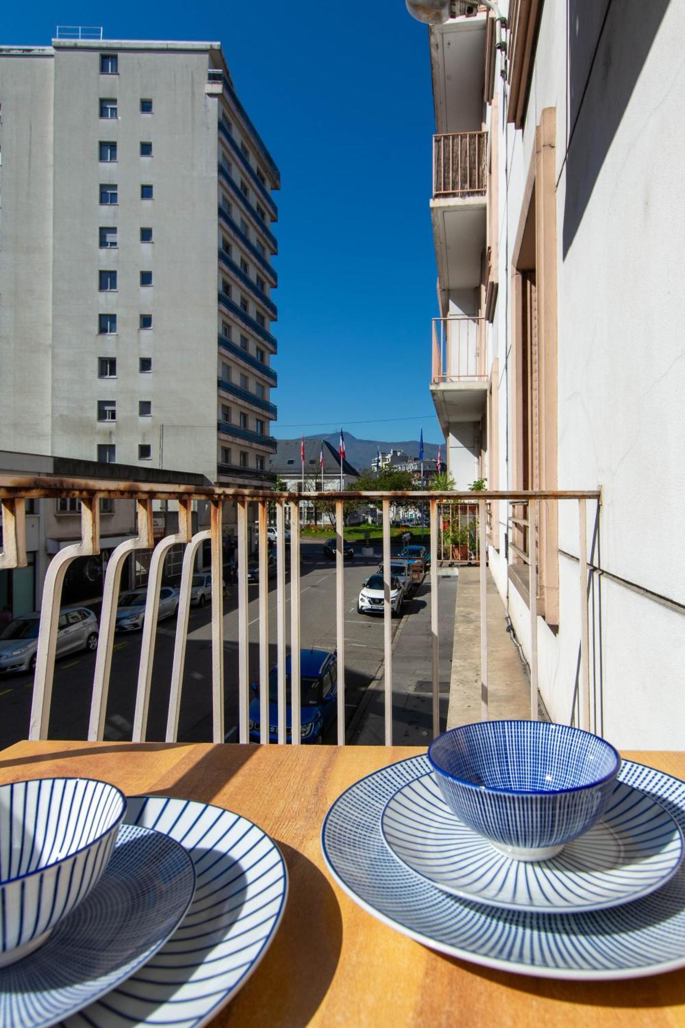 Appartement T3 Gare De Chambery Centre Ville Экстерьер фото