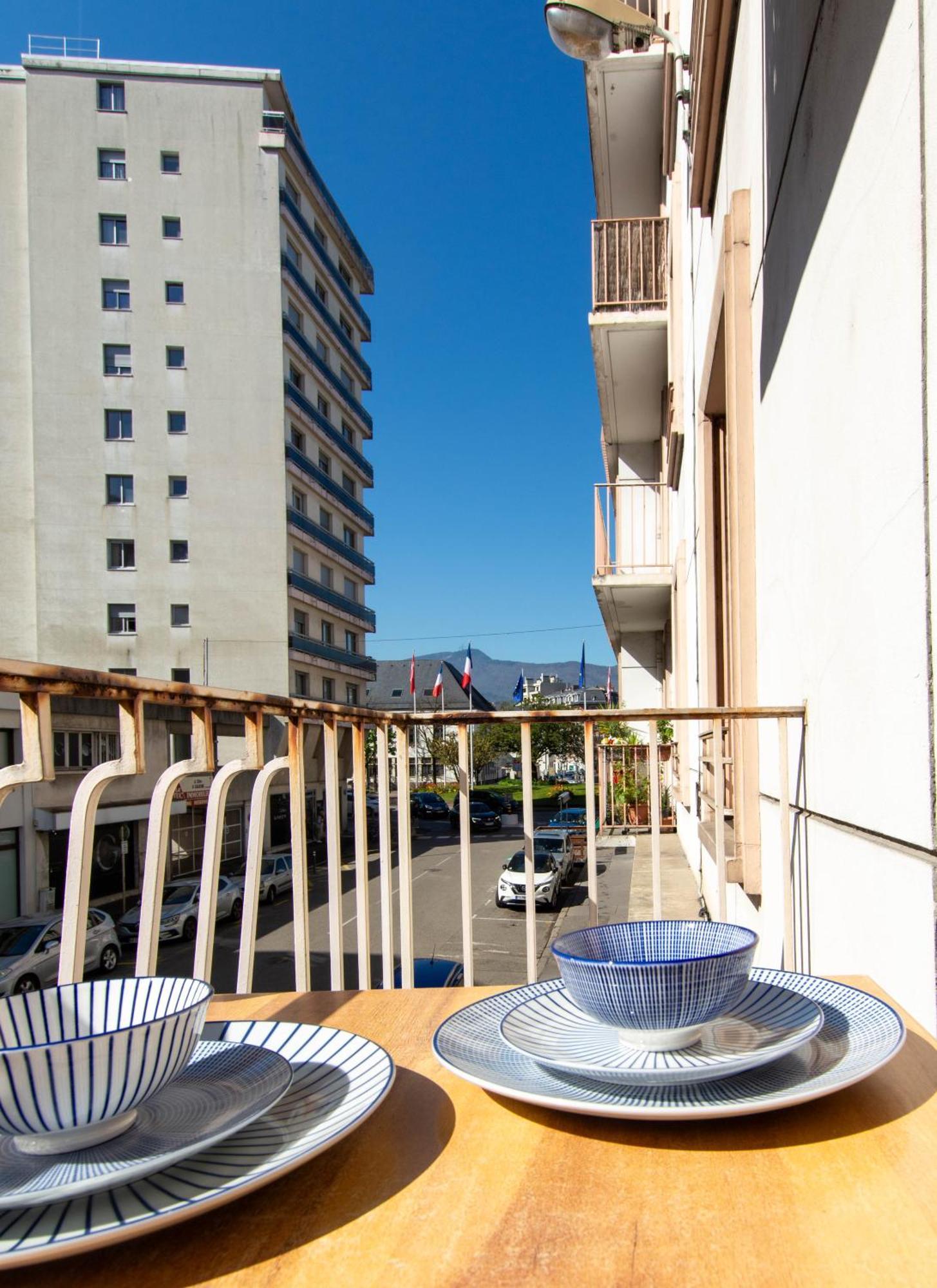 Appartement T3 Gare De Chambery Centre Ville Экстерьер фото